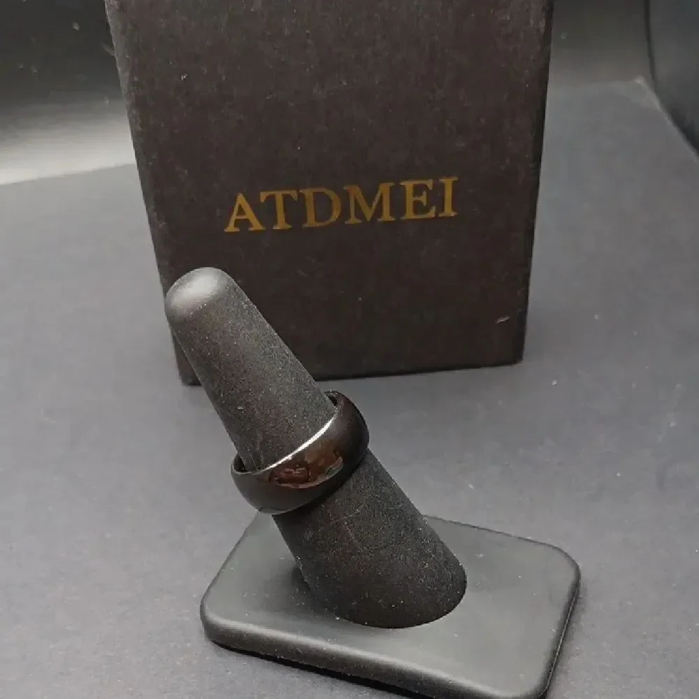 Atdmei Black Glossy Mens Ring 10mm Size 6.5 New With‎ Box